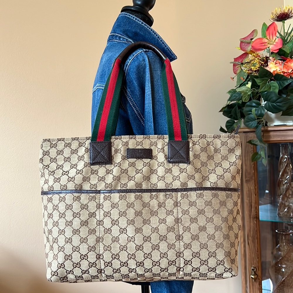 A30- 💯% authentic Gucci shoulder bag - Picture 2 of 16